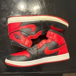 Nike Men's Athletic Shoes - Black and Red